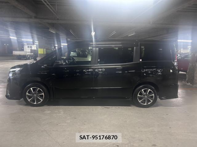 Toyota VOXY 2019-07 8652818-8