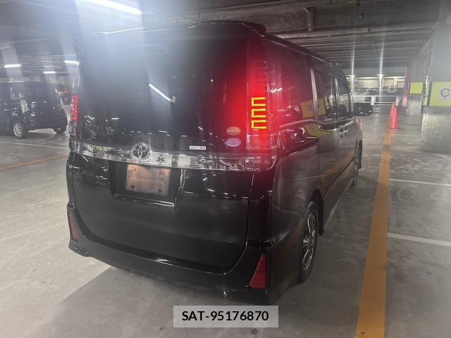 Toyota VOXY 2019-07 8652818-9