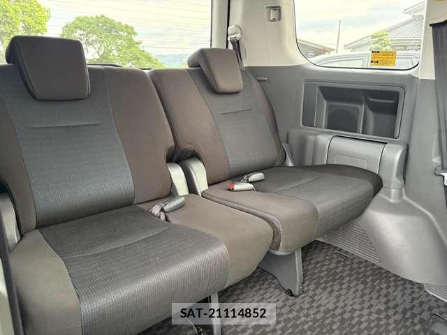 Toyota VOXY 2008-07 8652875-16