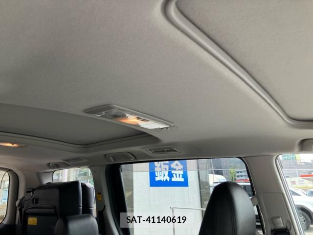 Toyota VOXY 2008-08 8652879-10
