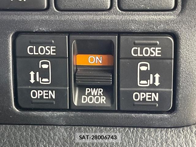 Toyota VOXY 2020-02 8652927-5