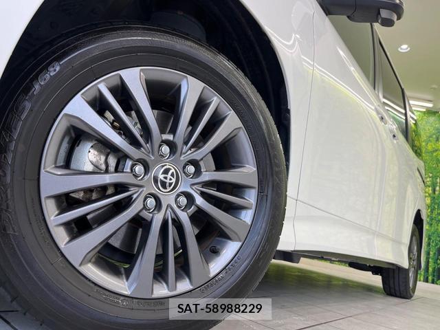 Toyota VOXY 2022-10 8652934-12