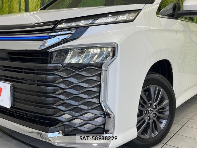 Toyota VOXY 2022-10 8652934-13