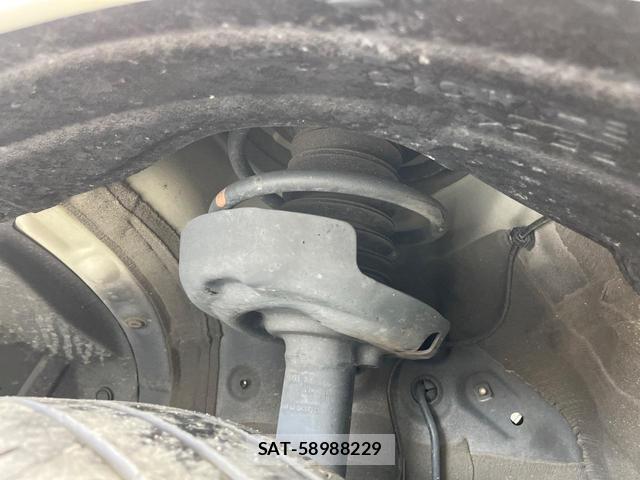 Toyota VOXY 2022-10 8652934-19