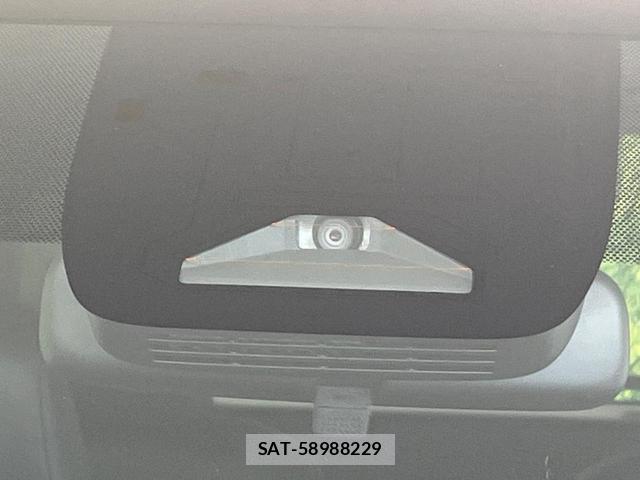 Toyota VOXY 2022-10 8652934-5