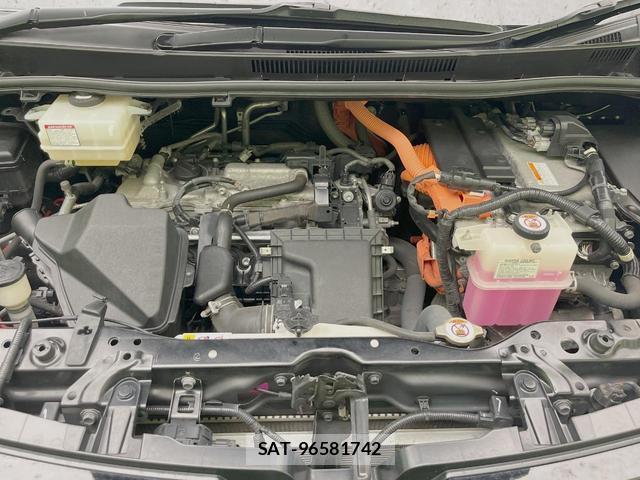 Toyota VOXY 2020-06 8652947-17
