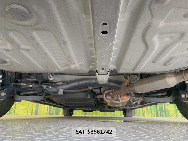Toyota VOXY 2020-06 8652947-18