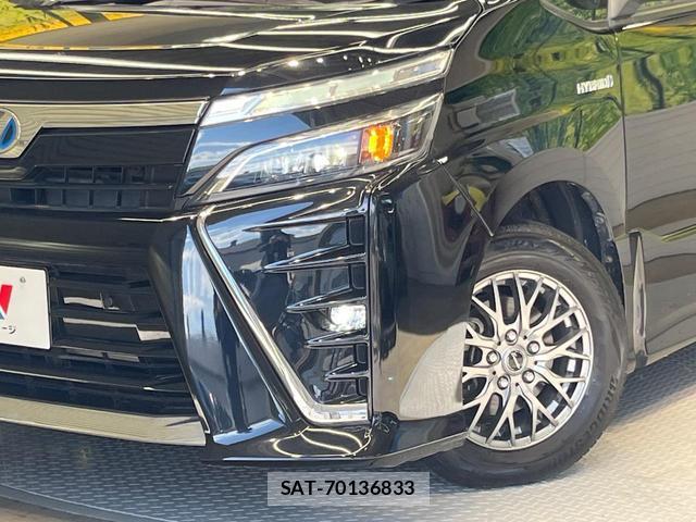 Toyota VOXY 2019-06 8652974-12