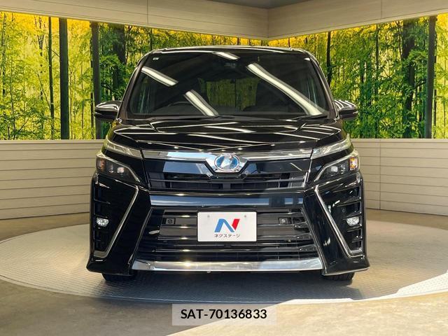 Toyota VOXY 2019-06 8652974-14