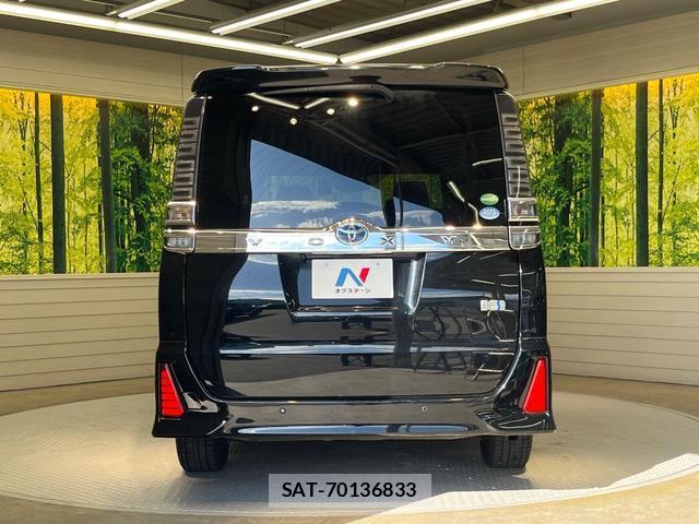 Toyota VOXY 2019-06 8652974-15
