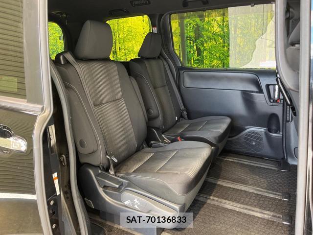 Toyota VOXY 2019-06 8652974-8