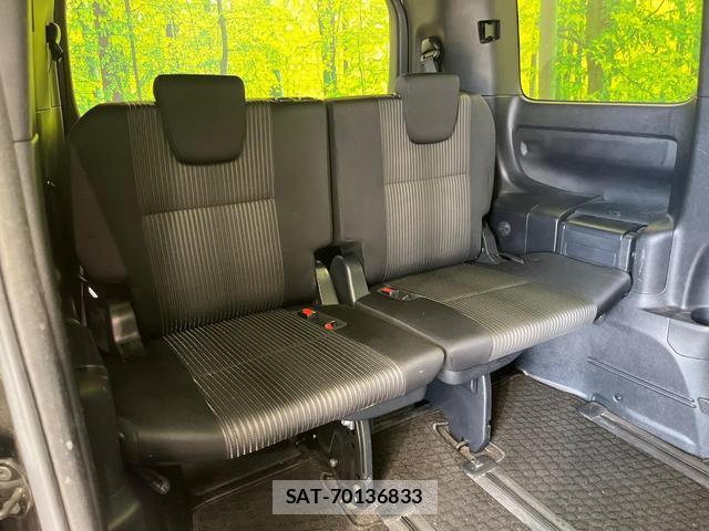 Toyota VOXY 2019-06 8652974-9