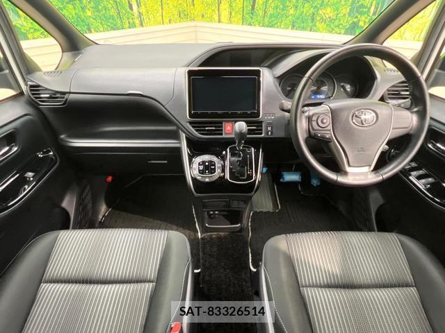 Toyota VOXY 2019-11 8652976-1