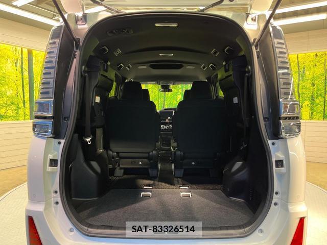Toyota VOXY 2019-11 8652976-10