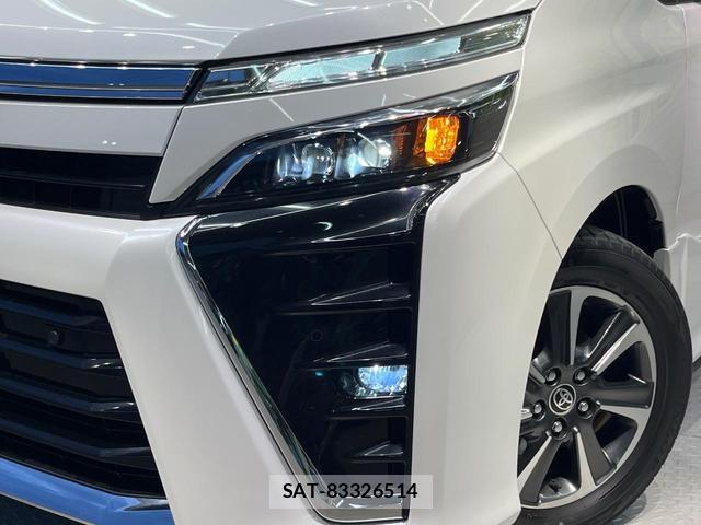 Toyota VOXY 2019-11 8652976-12