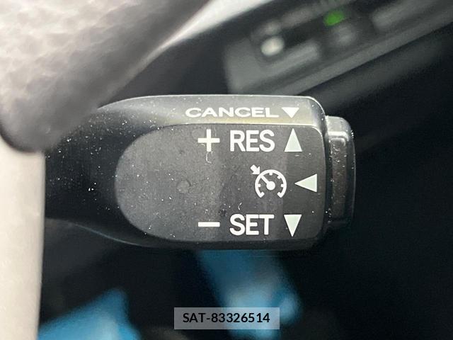 Toyota VOXY 2019-11 8652976-6