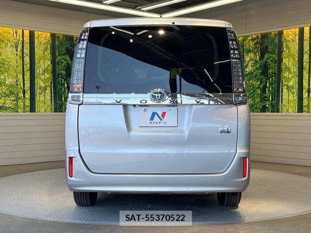 Toyota VOXY 2014-07 8652987-15