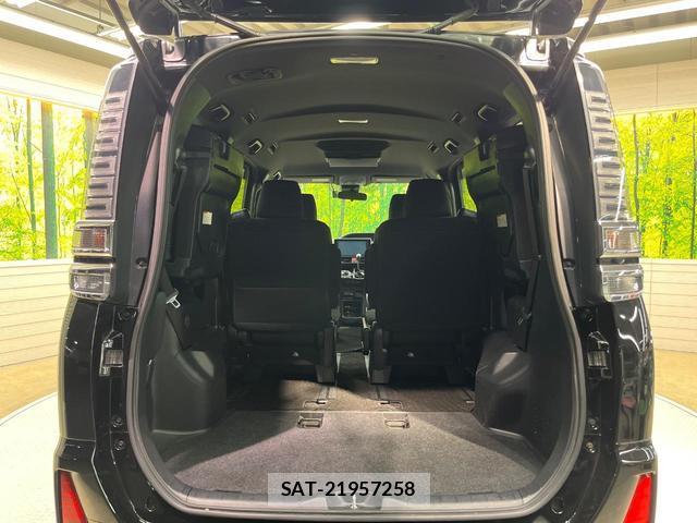 Toyota VOXY 2017-12 8652993-12
