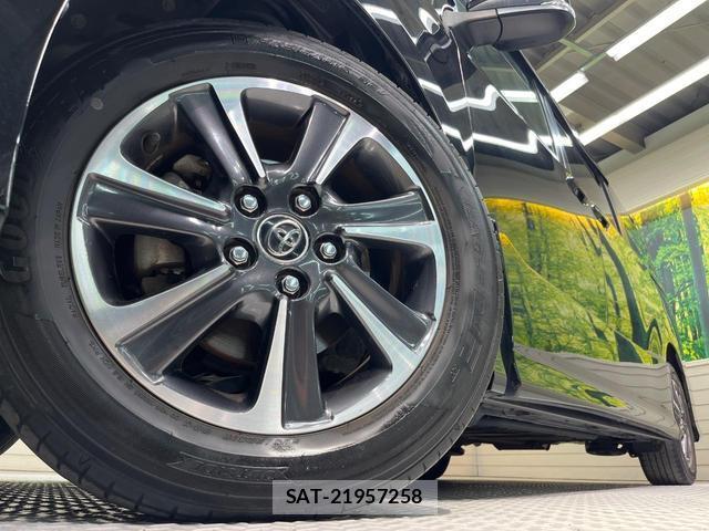 Toyota VOXY 2017-12 8652993-14