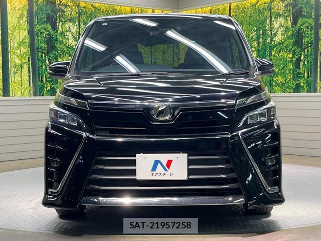 Toyota VOXY 2017-12 8652993-15