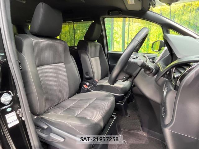 Toyota VOXY 2017-12 8652993-9