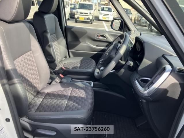 Toyota VOXY 2024-12 8653048-3