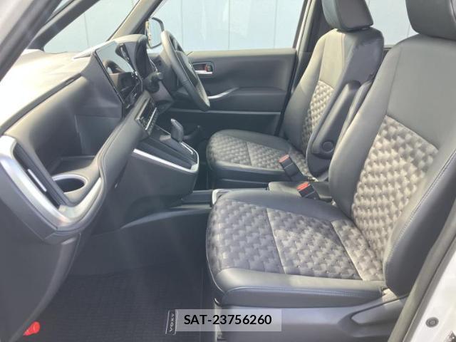 Toyota VOXY 2024-12 8653048-6