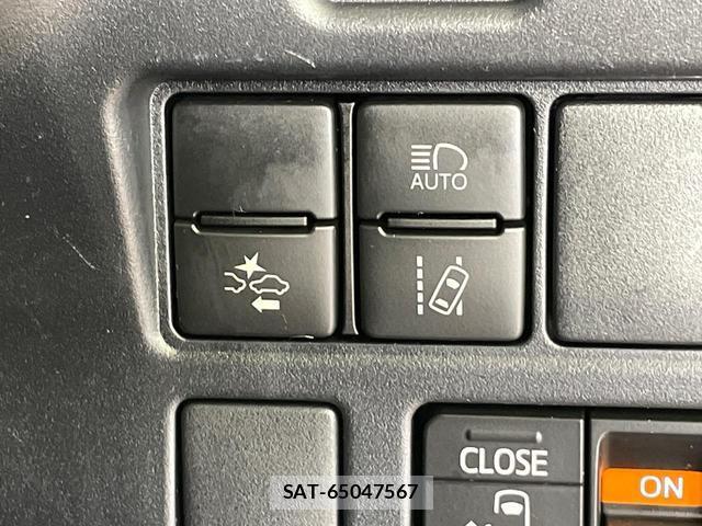 Toyota VOXY 2019-08 8653186-4