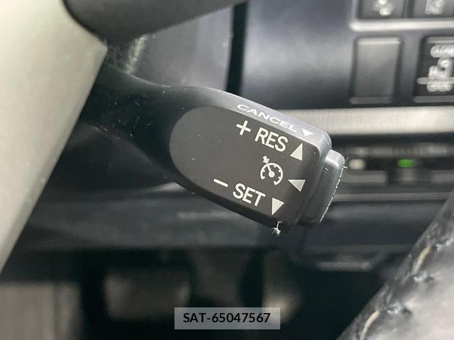 Toyota VOXY 2019-08 8653186-6