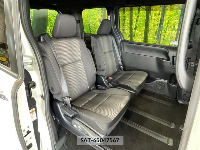 Toyota VOXY 2019-08 8653186-8