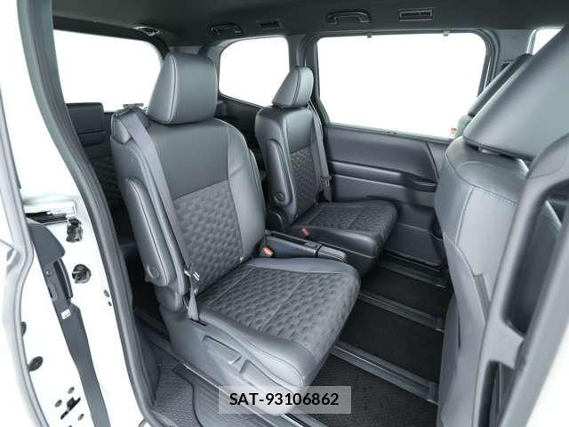 Toyota VOXY 2025-10 8653224-7