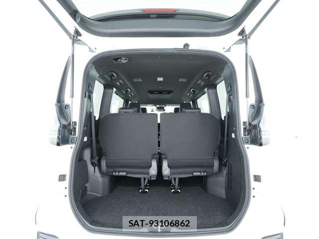 Toyota VOXY 2025-10 8653224-9