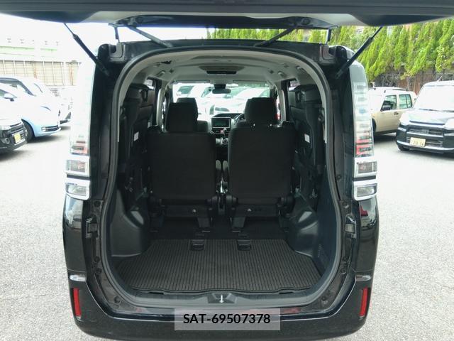 Toyota VOXY 2019-06 8653324-13