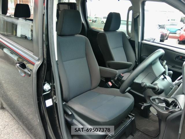 Toyota VOXY 2019-06 8653324-14