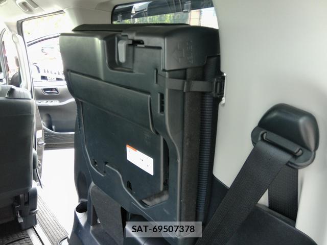 Toyota VOXY 2019-06 8653324-16