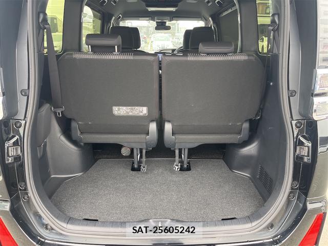 Toyota VOXY 2018-06 8653346-1