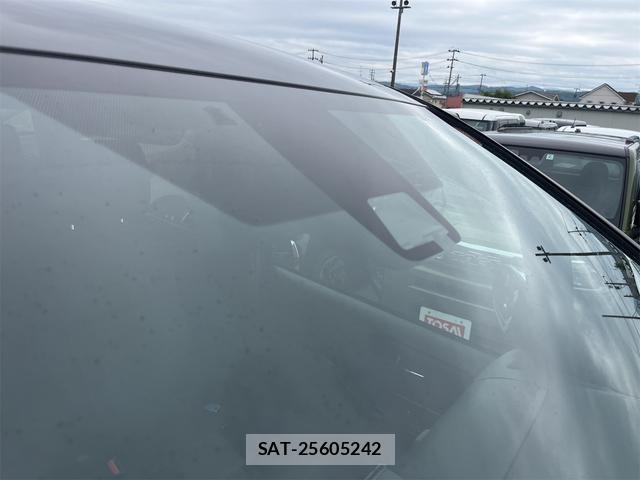Toyota VOXY 2018-06 8653346-12
