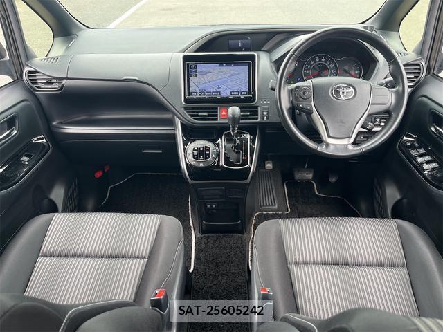Toyota VOXY 2018-06 8653346-2