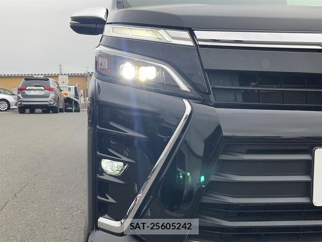 Toyota VOXY 2018-06 8653346-6