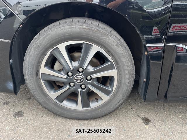 Toyota VOXY 2018-06 8653346-7