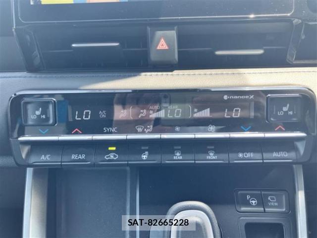 Toyota VOXY 2024-03 8653466-13