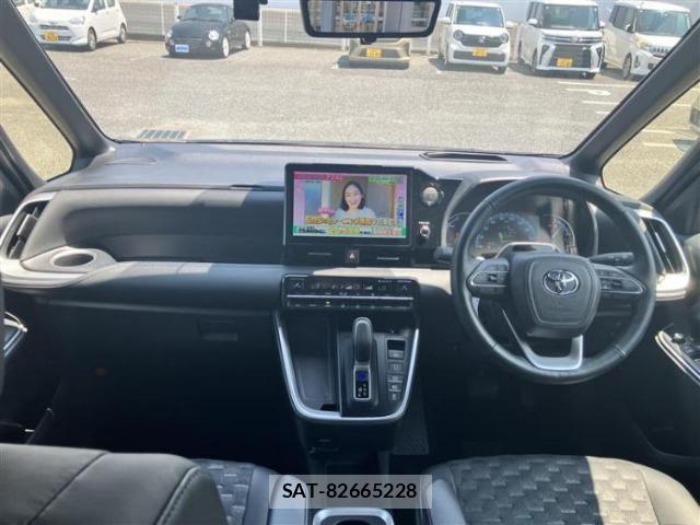Toyota VOXY 2024-03 8653466-3