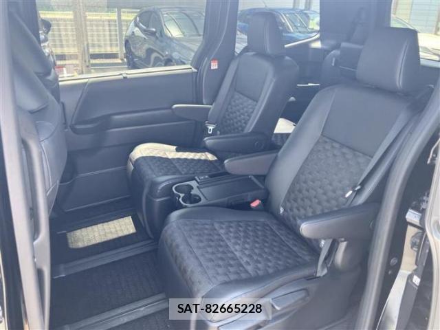 Toyota VOXY 2024-03 8653466-5
