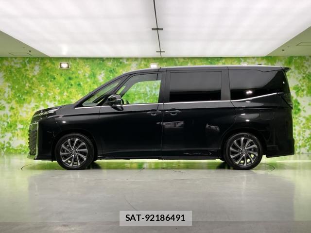 Toyota VOXY 2023-08 8653510-1