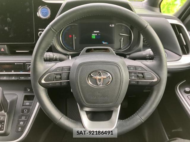 Toyota VOXY 2023-08 8653510-15