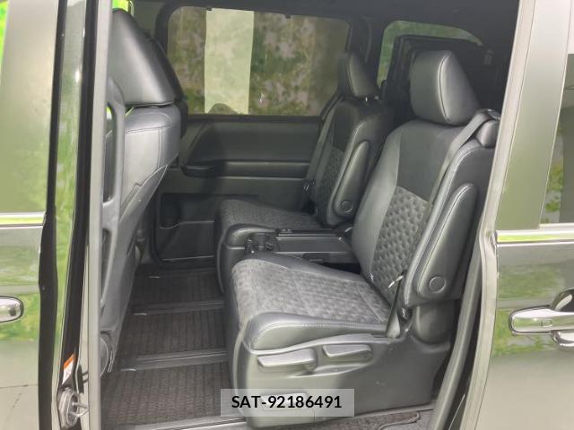 Toyota VOXY 2023-08 8653510-7