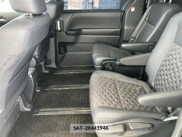 Toyota VOXY 2022-09 8653561-6