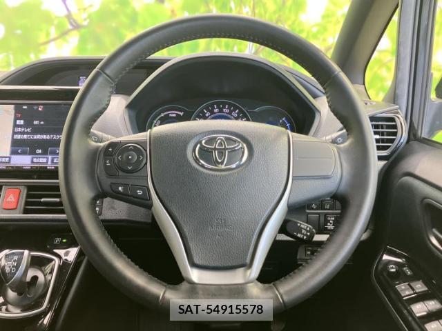 Toyota VOXY 2017-09 8653698-15