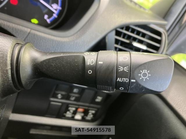 Toyota VOXY 2017-09 8653698-16