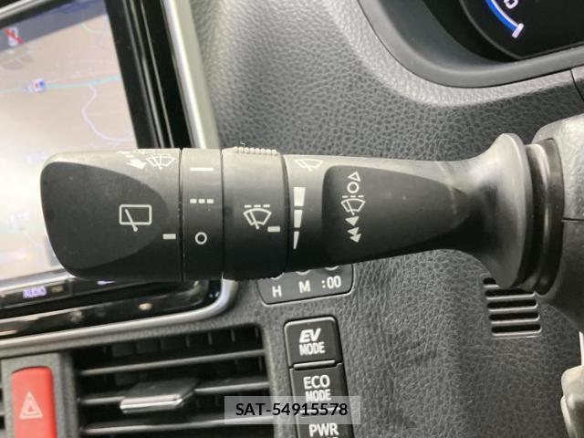Toyota VOXY 2017-09 8653698-17